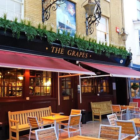 The Grapes Pub Hotel Southampton Eksteriør billede