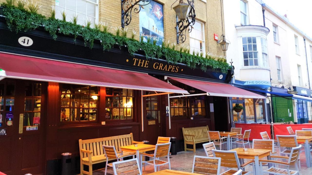 The Grapes Pub Hotel Southampton Eksteriør billede